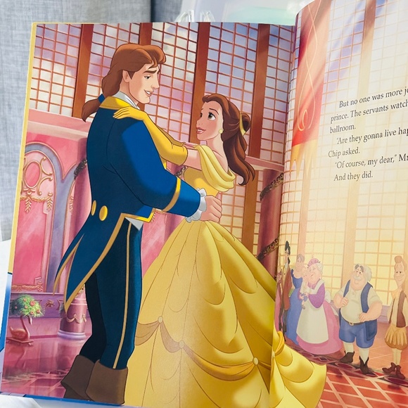NEW Disney Princess Beauty & The Beast The Story Of Belle Hardcover Picture Book - Picture 4 of 5